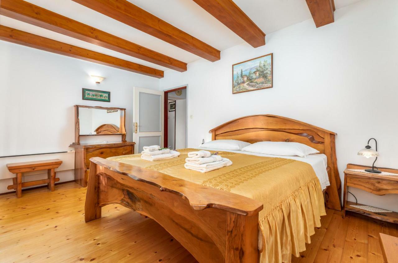 Holiday Home Ana Kanfanar Bagian luar foto