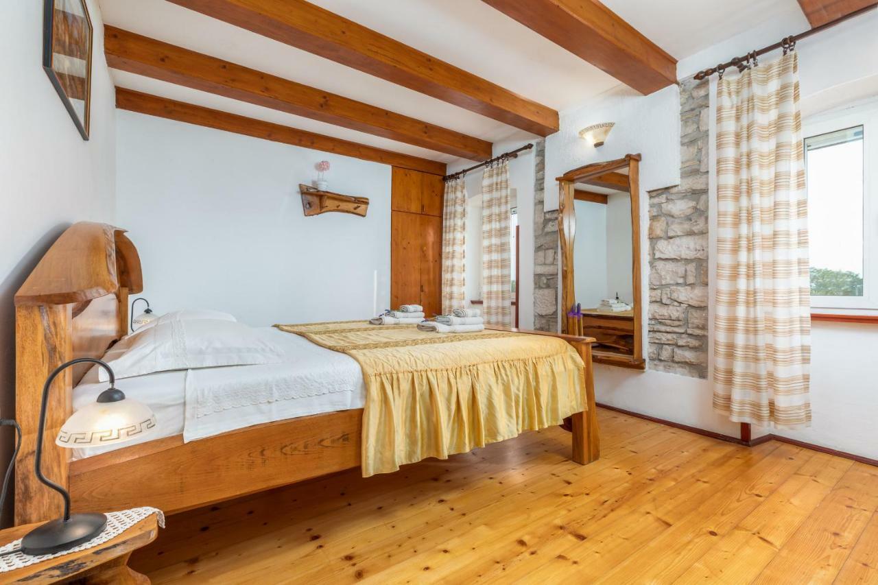 Holiday Home Ana Kanfanar Bagian luar foto