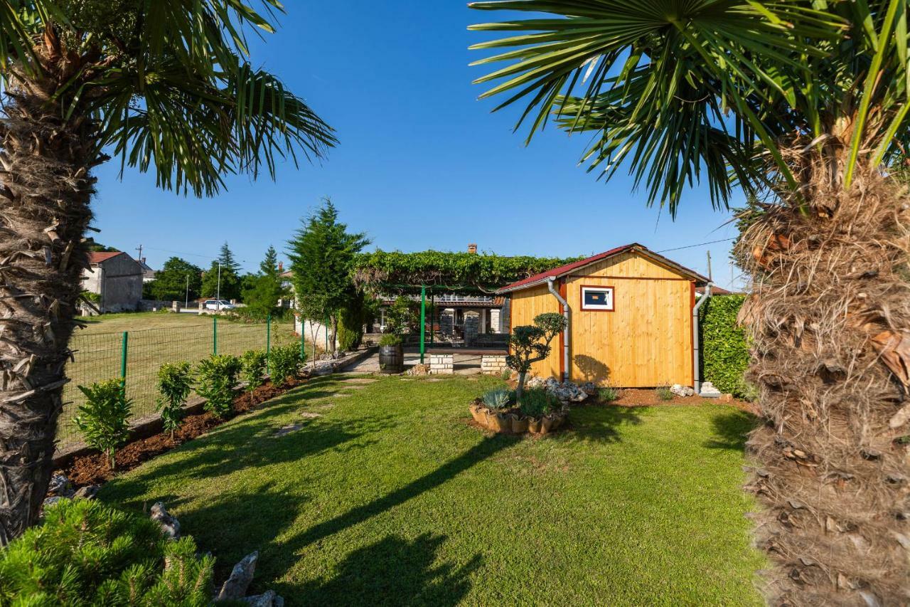 Holiday Home Ana Kanfanar Bagian luar foto