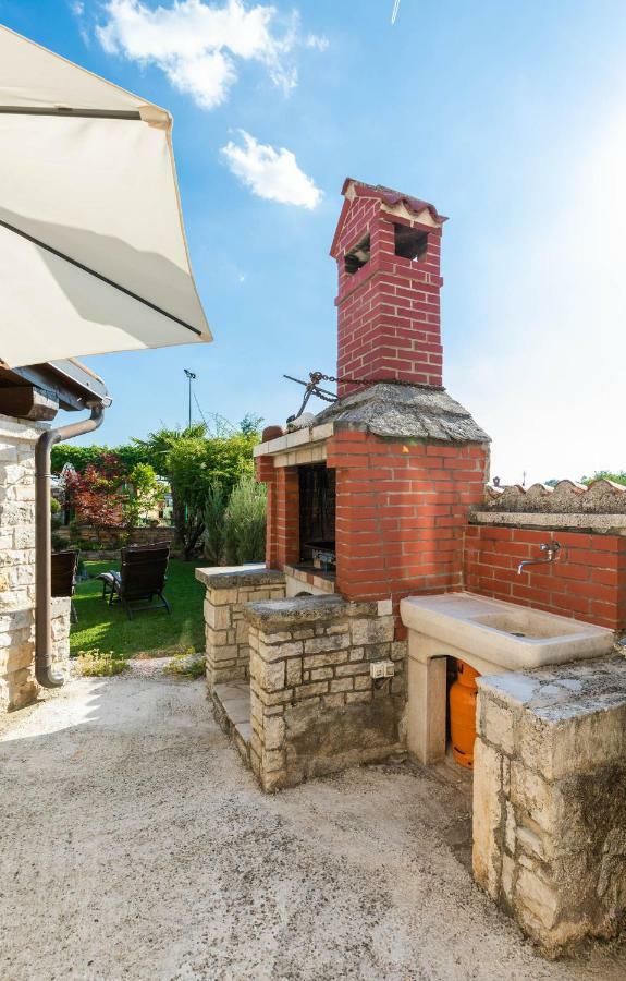 Holiday Home Ana Kanfanar Bagian luar foto