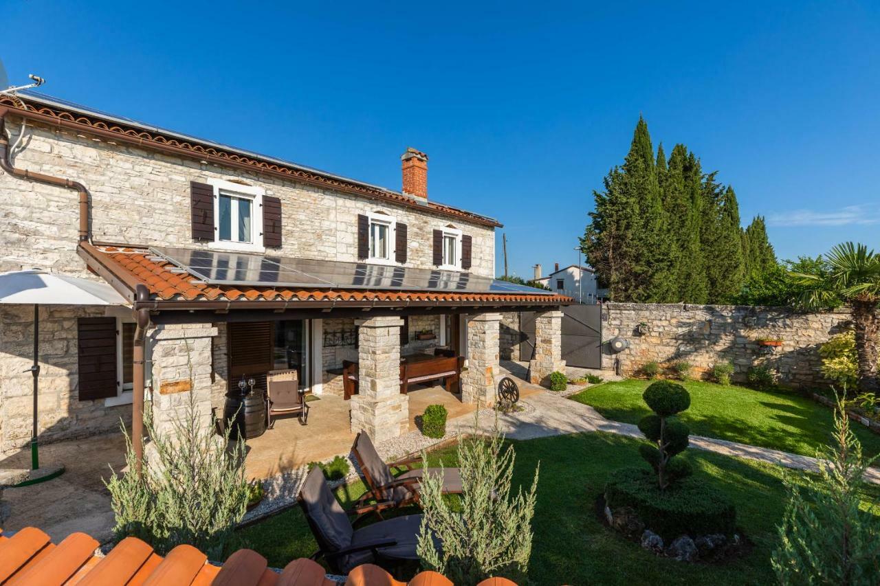 Holiday Home Ana Kanfanar Bagian luar foto